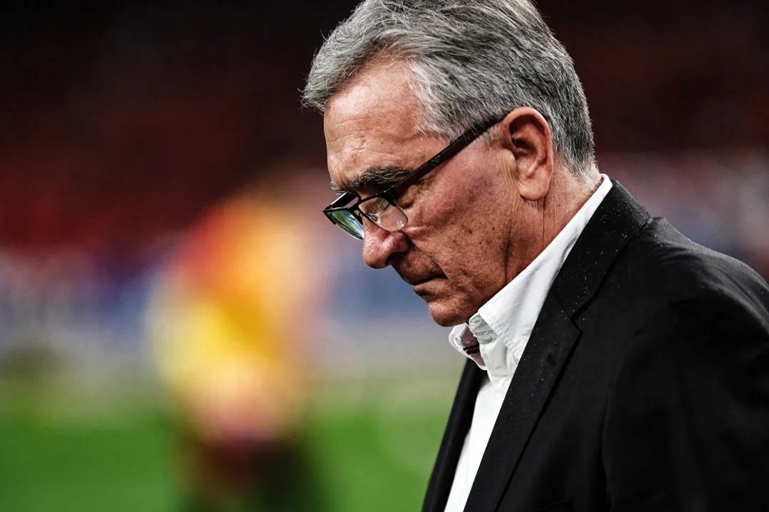 开云官方app入口-包含莱比锡红牛宣布主帅下课，换帅成谜的词条