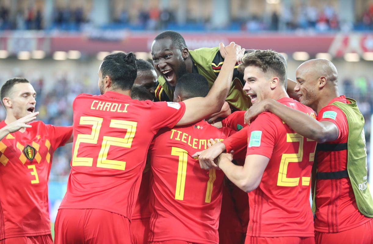 比利时队在欧国联比赛中打进两球