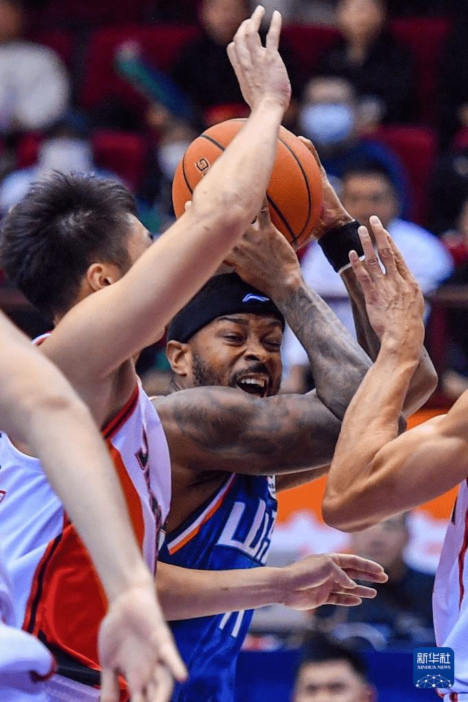 山东男篮击败云南红河队，赢得了比赛