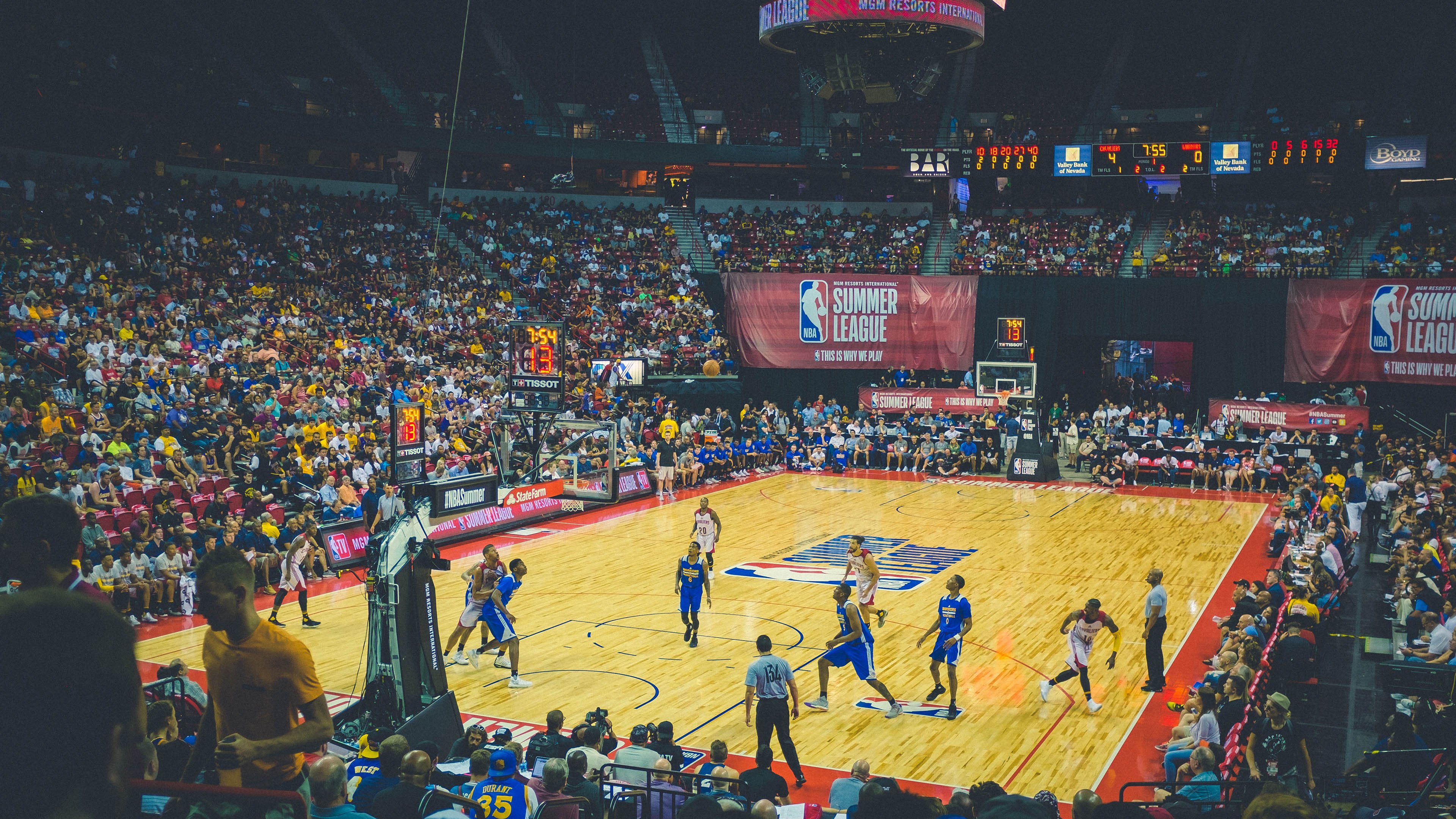 欧冠决赛焦点战,新疆队翻盘掘金